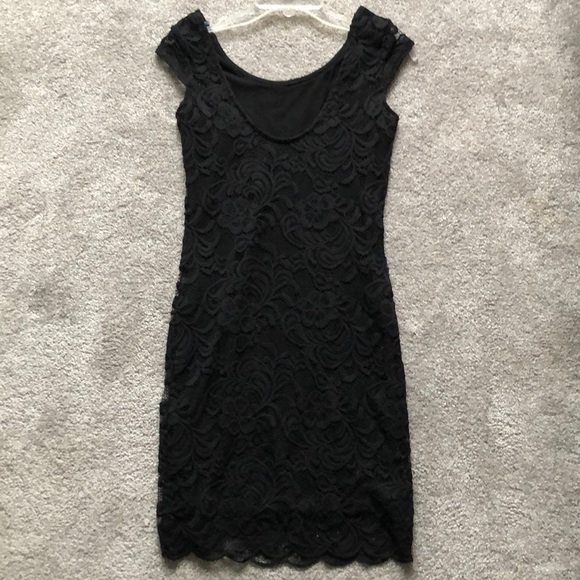 Black lace overlay dress - Picture 2 of 3